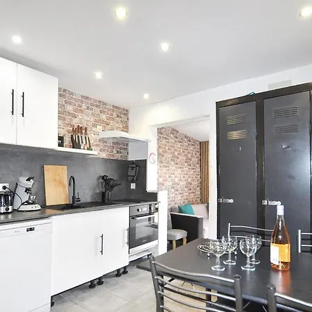 2 Bedroom Awesome In Perpignan