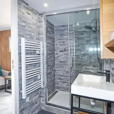 2 Bedroom Awesome In Hébergement de vacances Perpignan